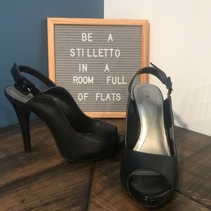 Peep-toe Sling-backs 🖤🖤